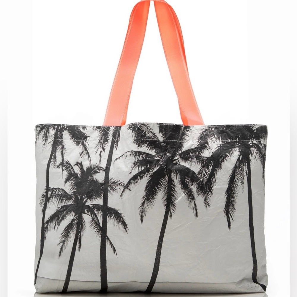 ALOHA Collection HOLO HOLO XL Tote NWOT